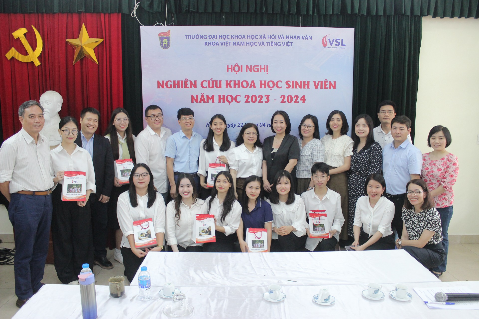 Khoa Việt Nam học và Tiếng Việt tổ chức Hội nghị Nghiên cứu Khoa học Sinh viên năm học 2023 - 2024  cứu
