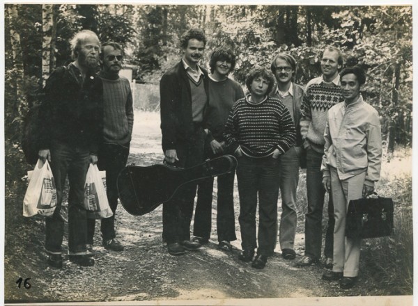 Thầy Hà Vinh và sinh viên Thuỵ Điển tại Thuỵ Điển, 1980.