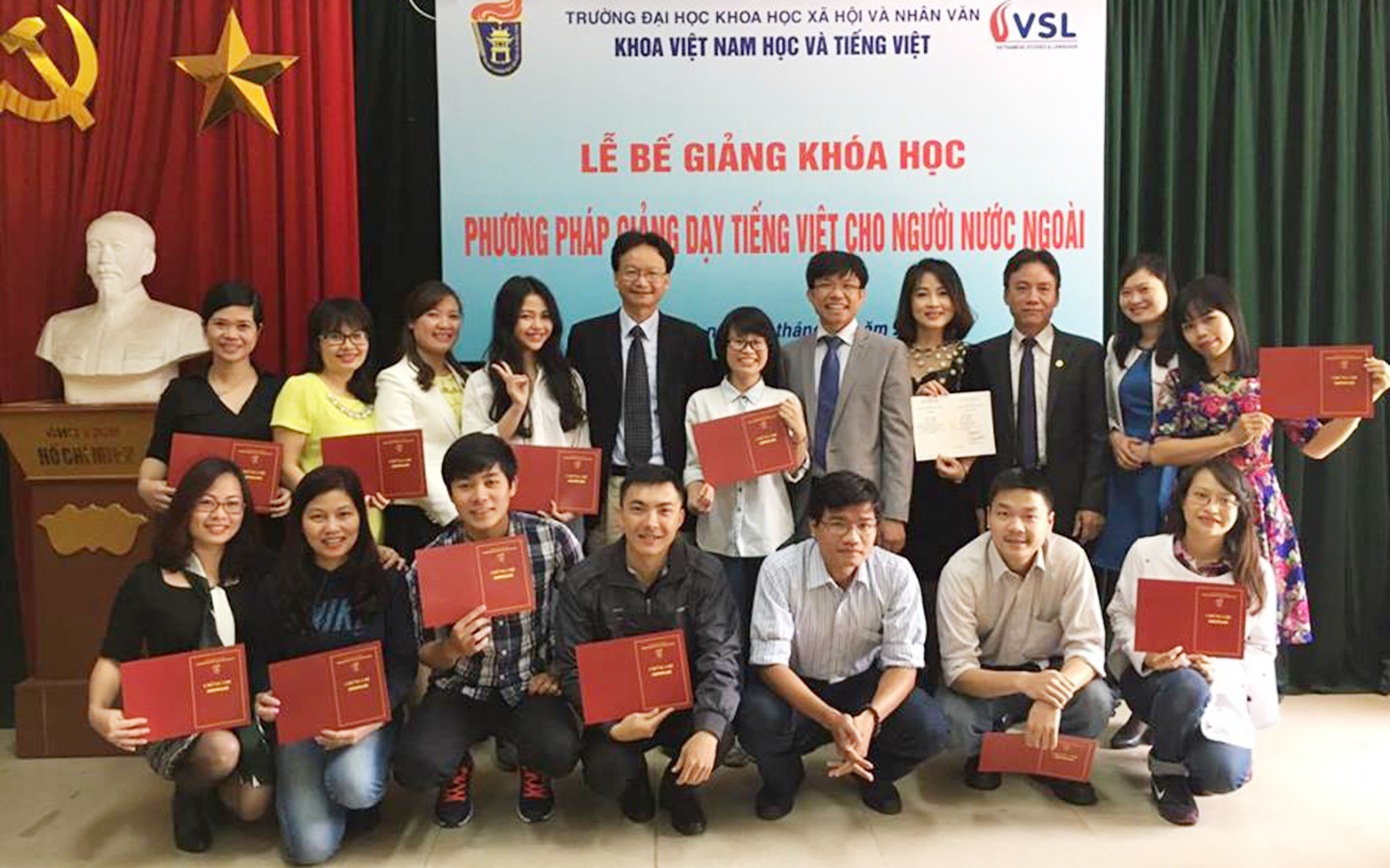 Bế giảng khóa học “Phương pháp giảng dạy tiếng Việt cho người nước ngoài”